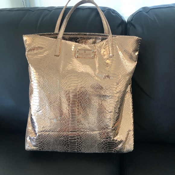 🤩HOST PICK🤩 Kate Spade rose gold tote!!! - Picture 10 of 16